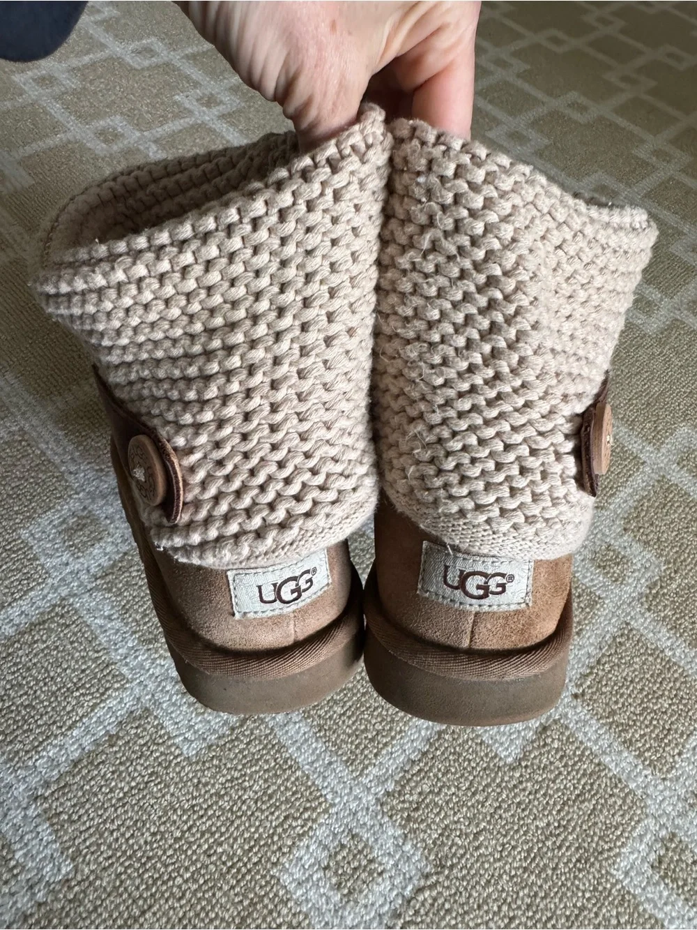 UGG Shaina Suede Sweater Knit Cuff Boots Chestnut Cream Size 8